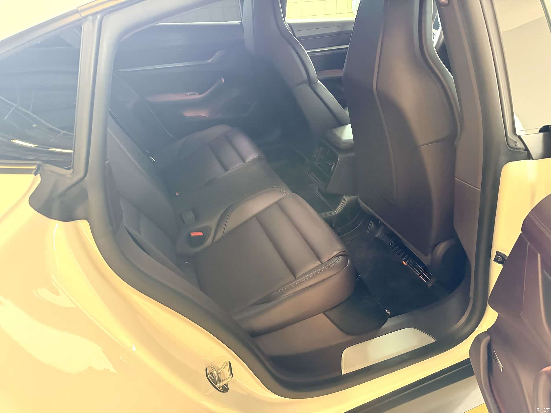 Porsche Taycan, 2025 11