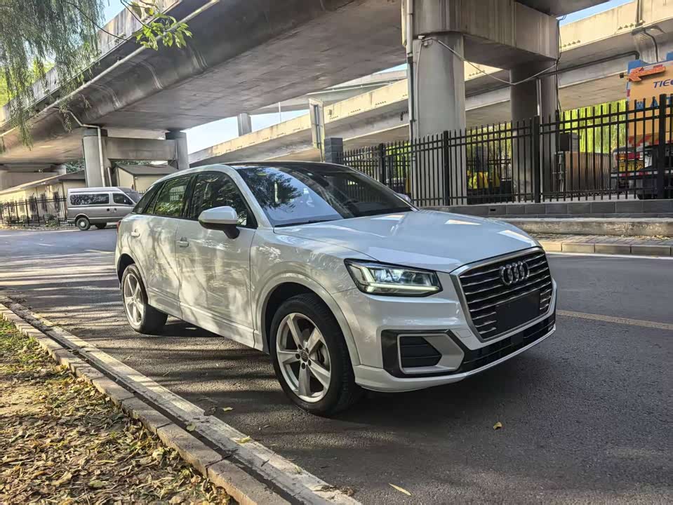Audi Q2L
