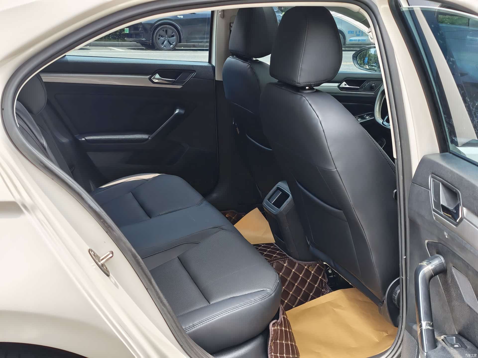 Volkswagen Lamando, 2016 13