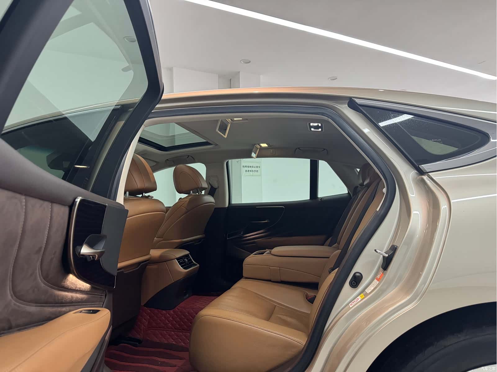 Lexus LS, 2018 6