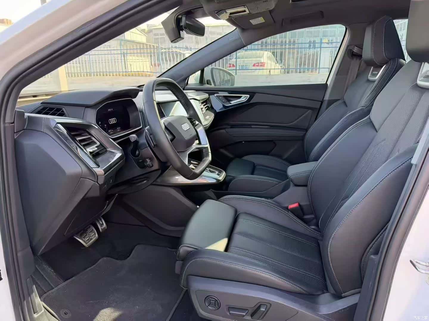 Audi Q4 e-tron, 2024 8