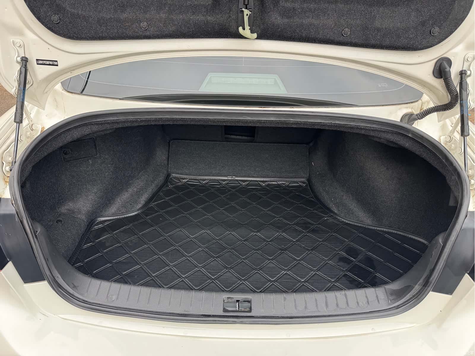 Infiniti Q50L, 2015 28
