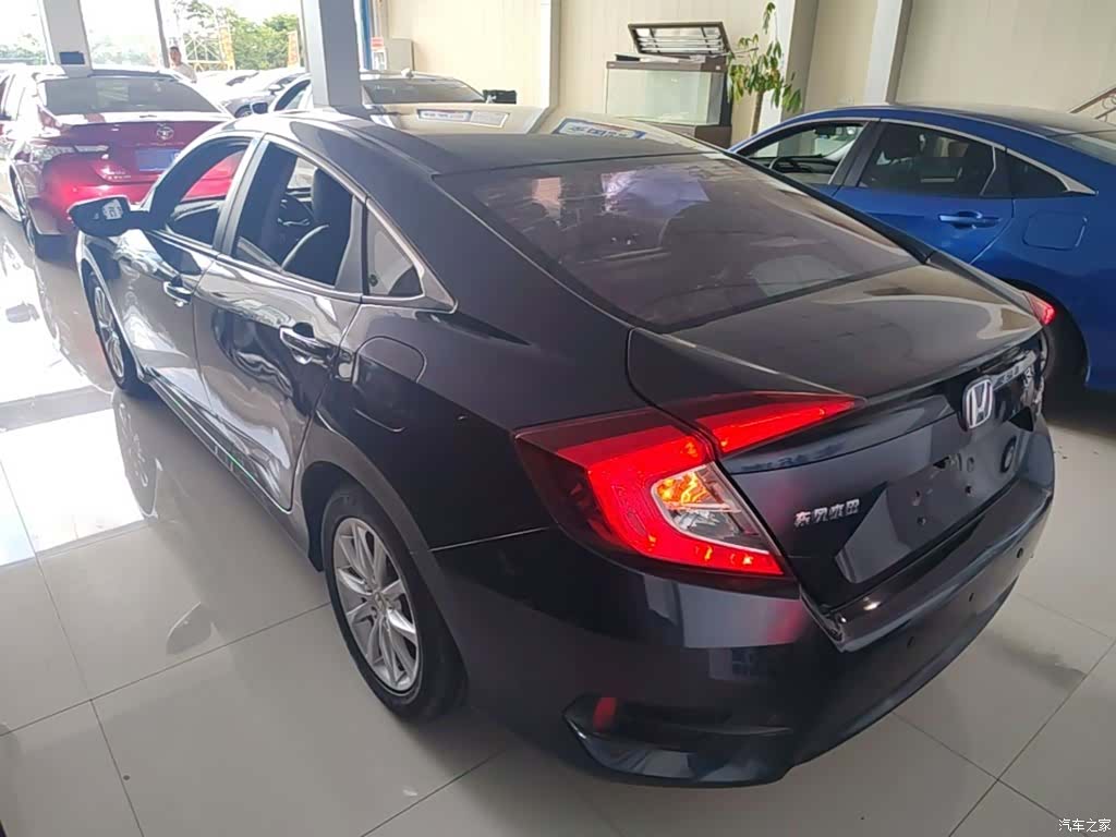 Honda Civic, 2018 все фото