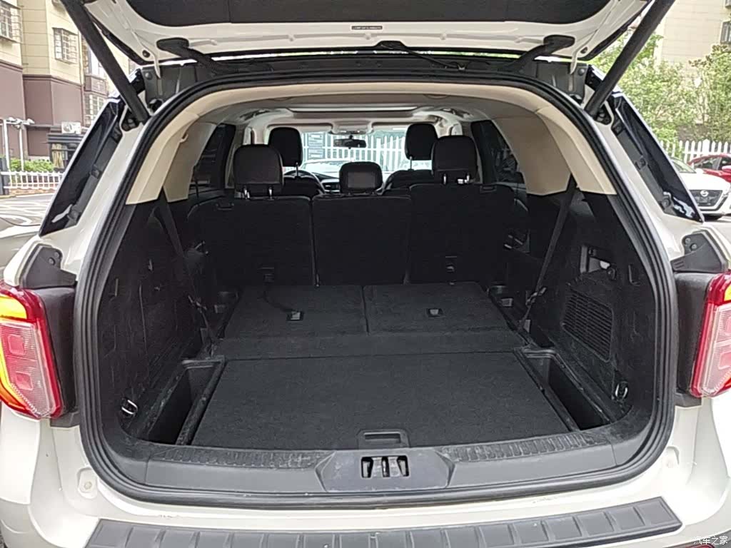 Ford Explorer, 2020 19