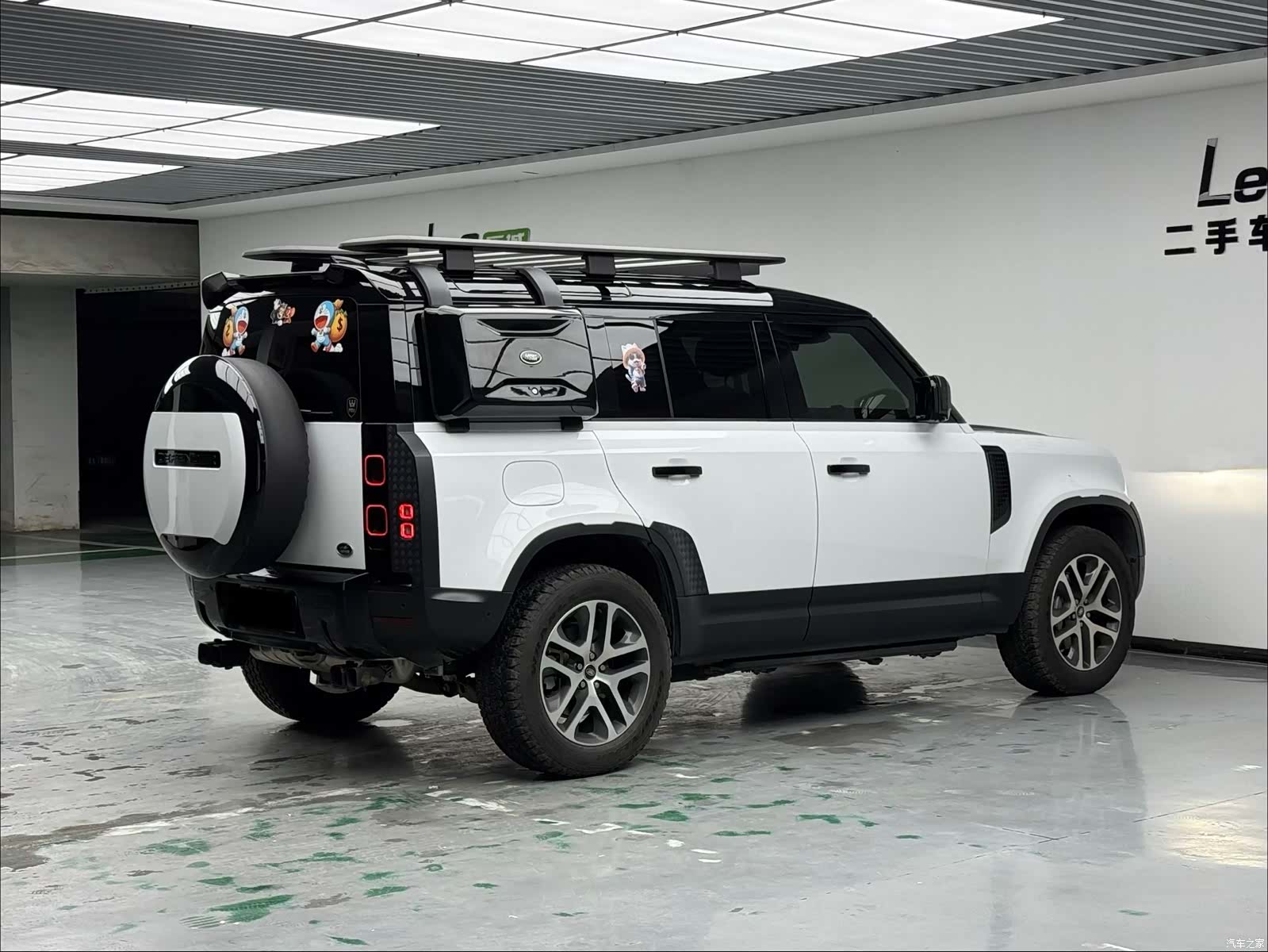 Land Rover Defender, 2025 4