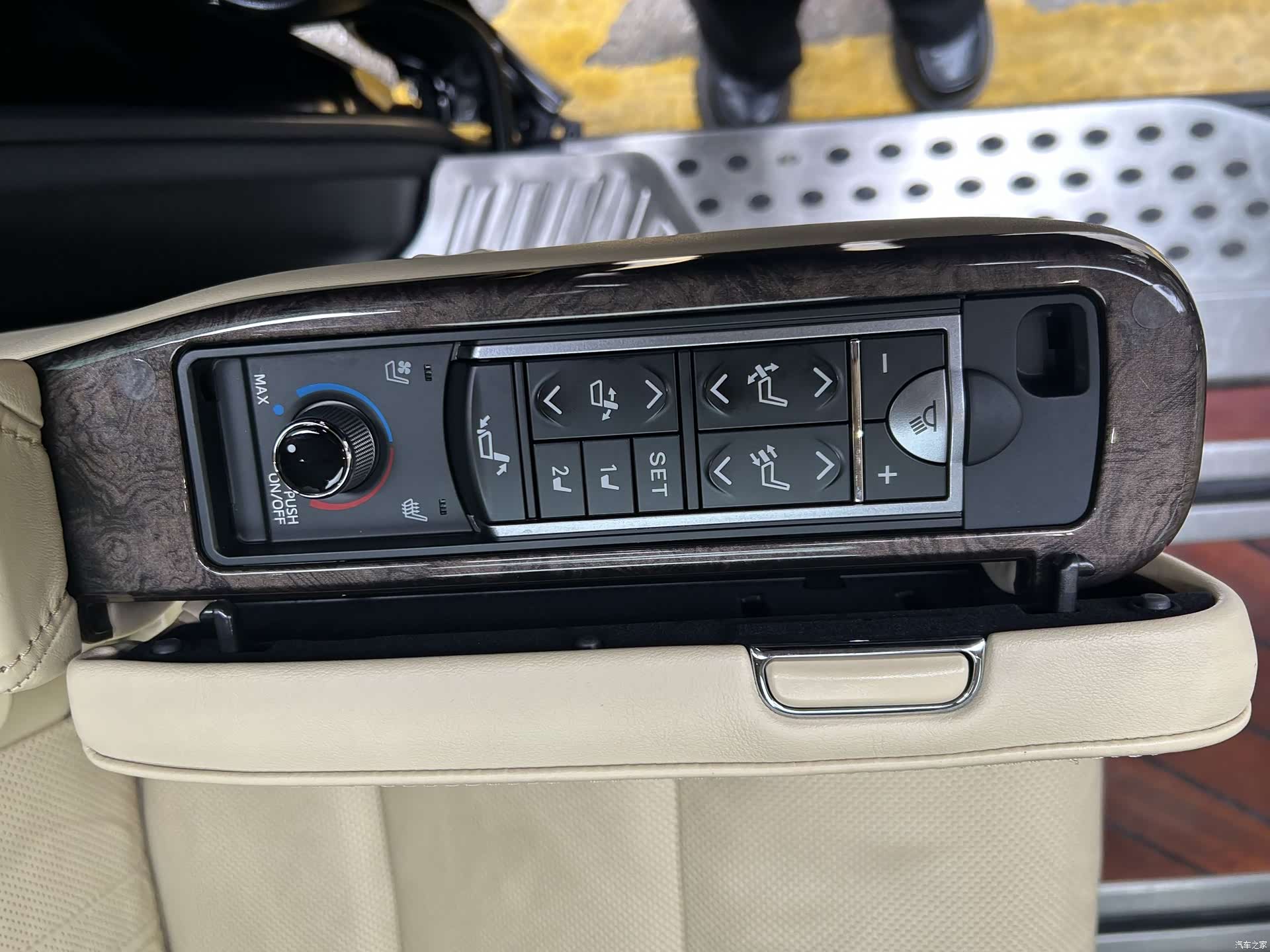Toyota Vellfire, 2021 12
