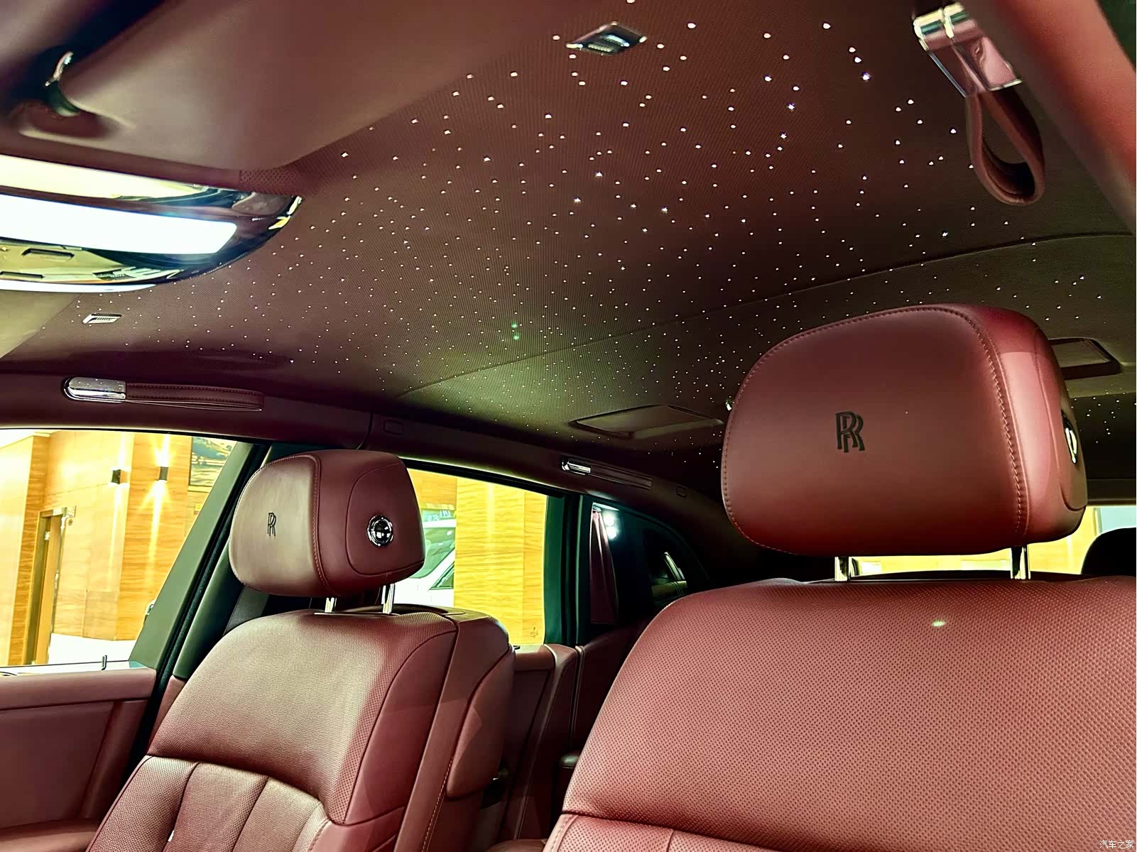 Rolls-Royce Phantom, 2019 11