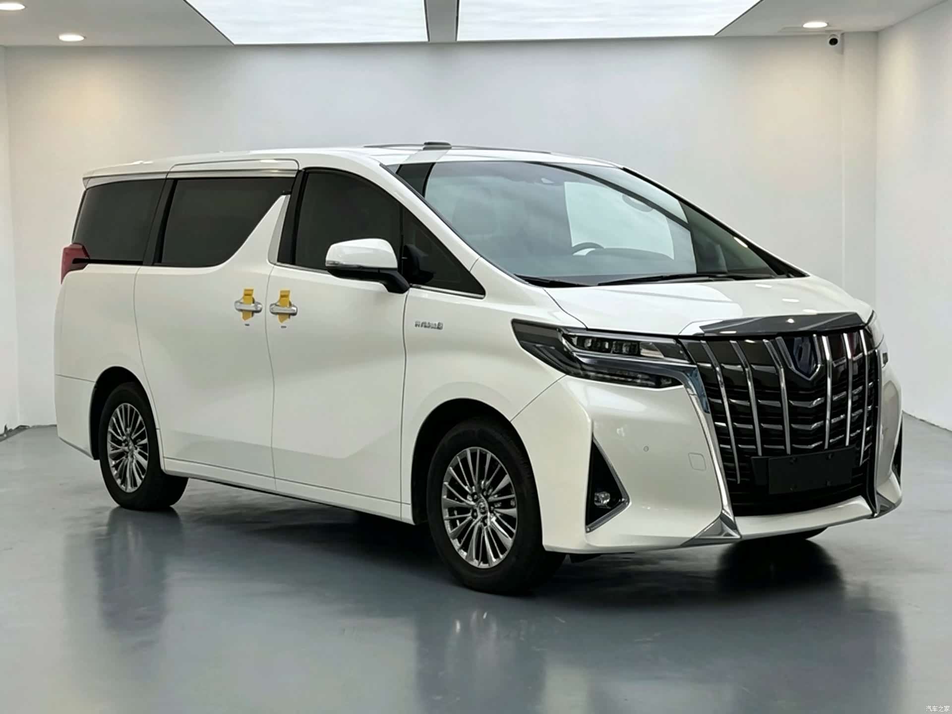 Toyota Alphard, 2021 2