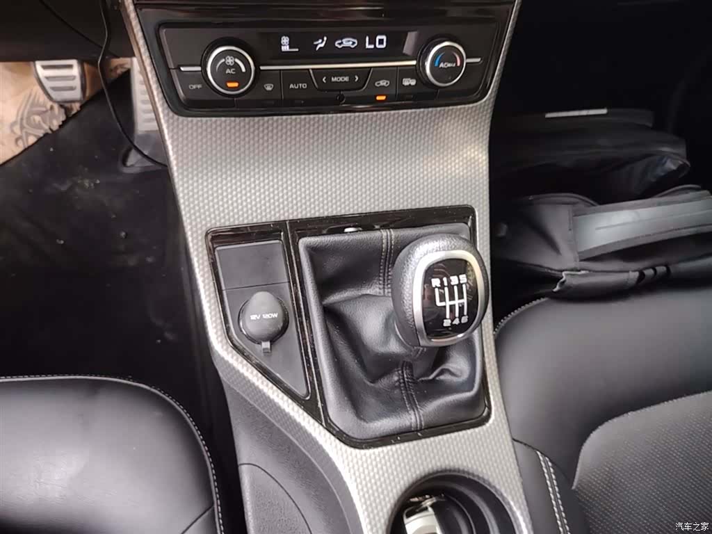 Geely Emgrand, 2017 14
