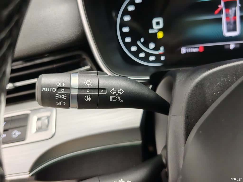 Roewe iMAX8, 2021 21
