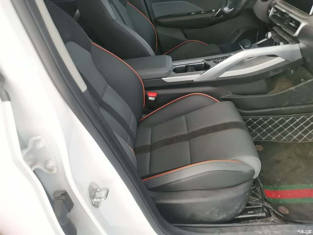 Geely Coolray, 2023 25