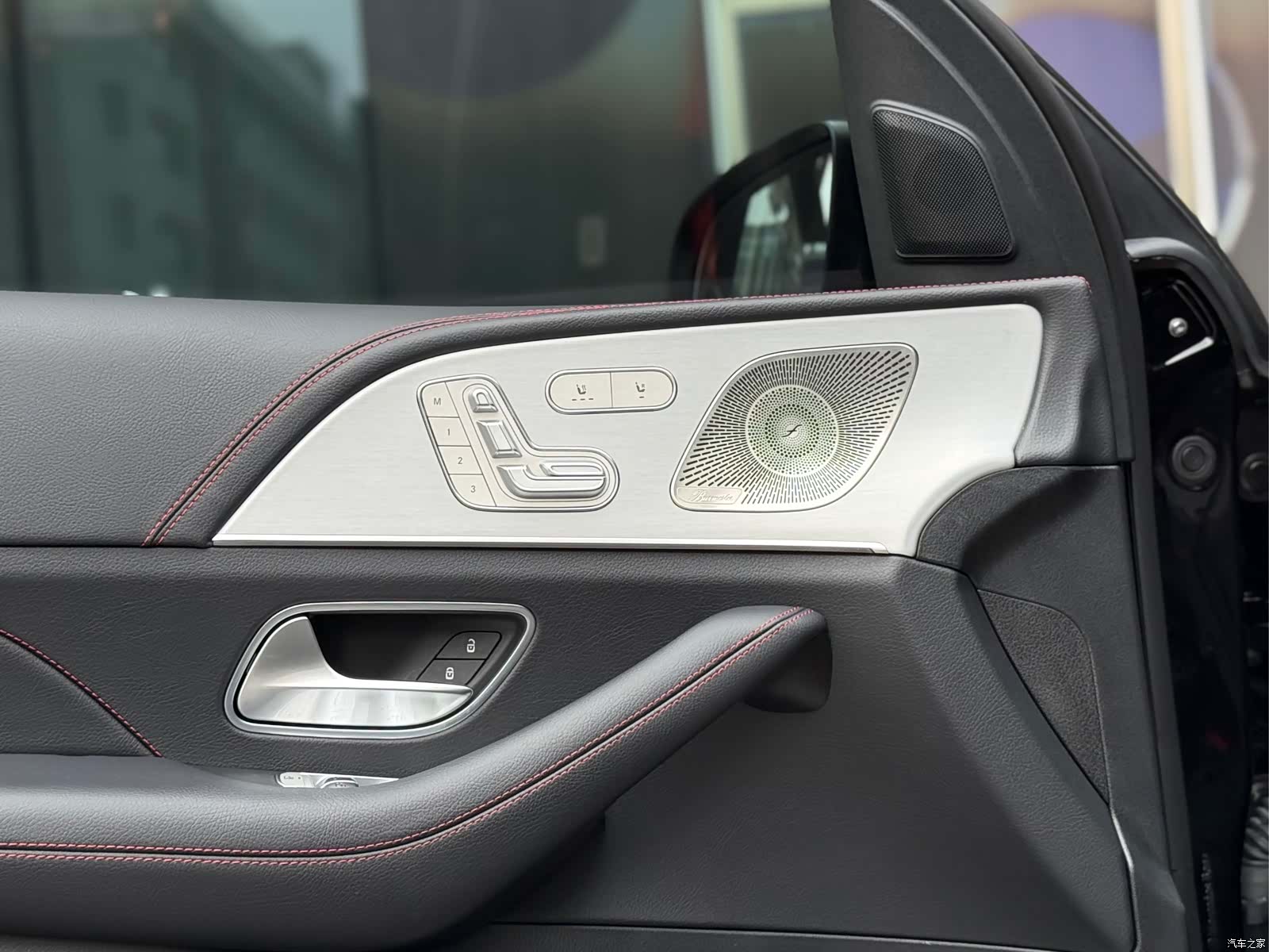 Mercedes-Benz GLE, 2024 14