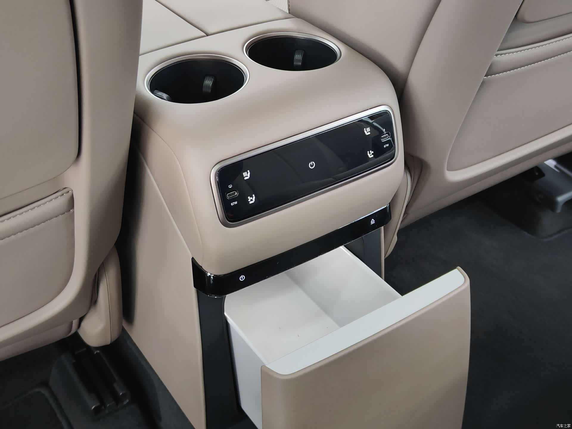 Li Auto i8, 2025 9
