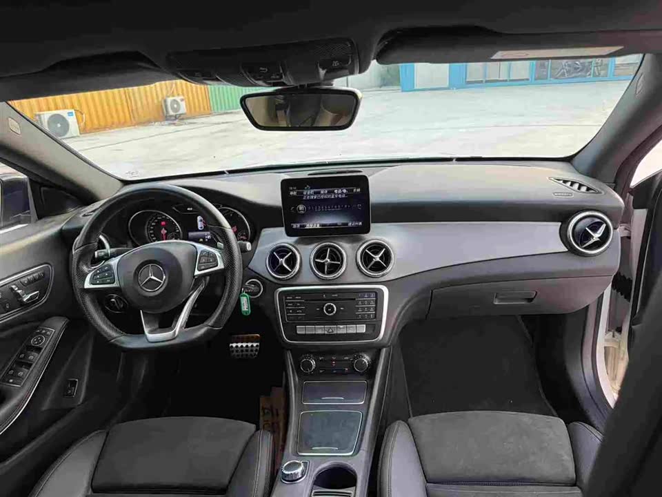 Mercedes-Benz CLA