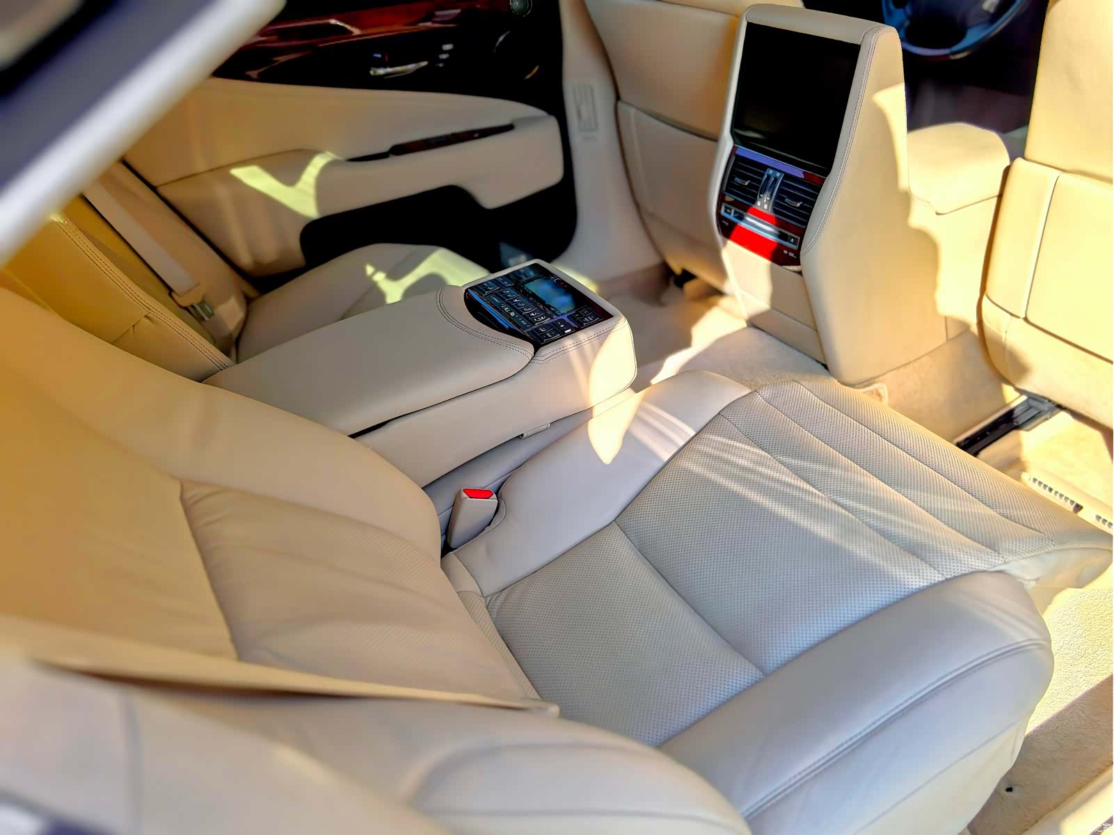 Lexus LS, 2011 16