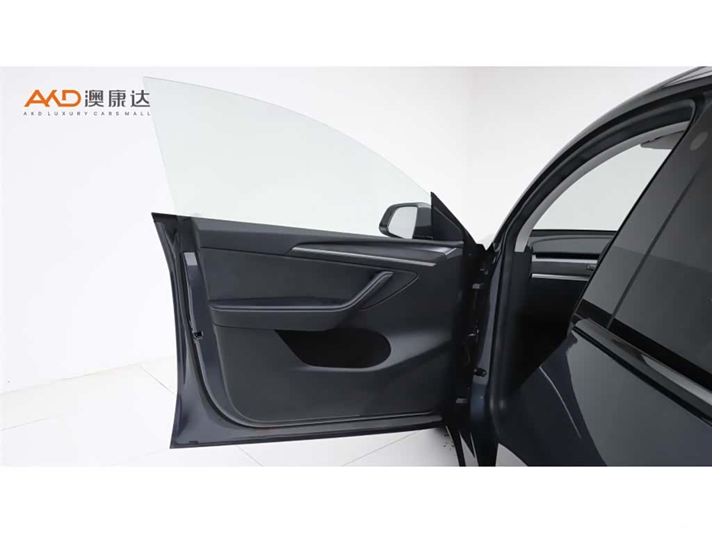 Tesla Model Y, 2023 10