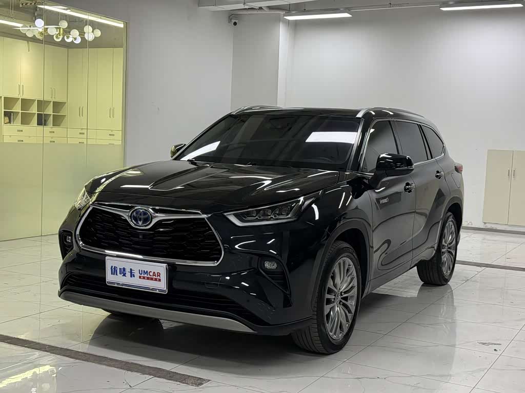Toyota Highlander 2022 2.5L 7 мест
