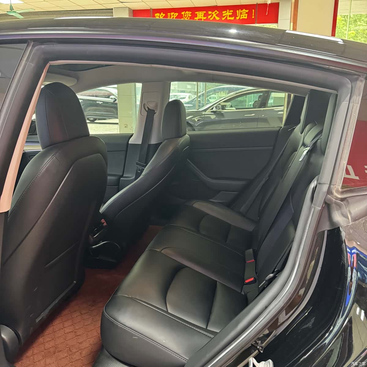 Tesla Model 3, 2022 все фото