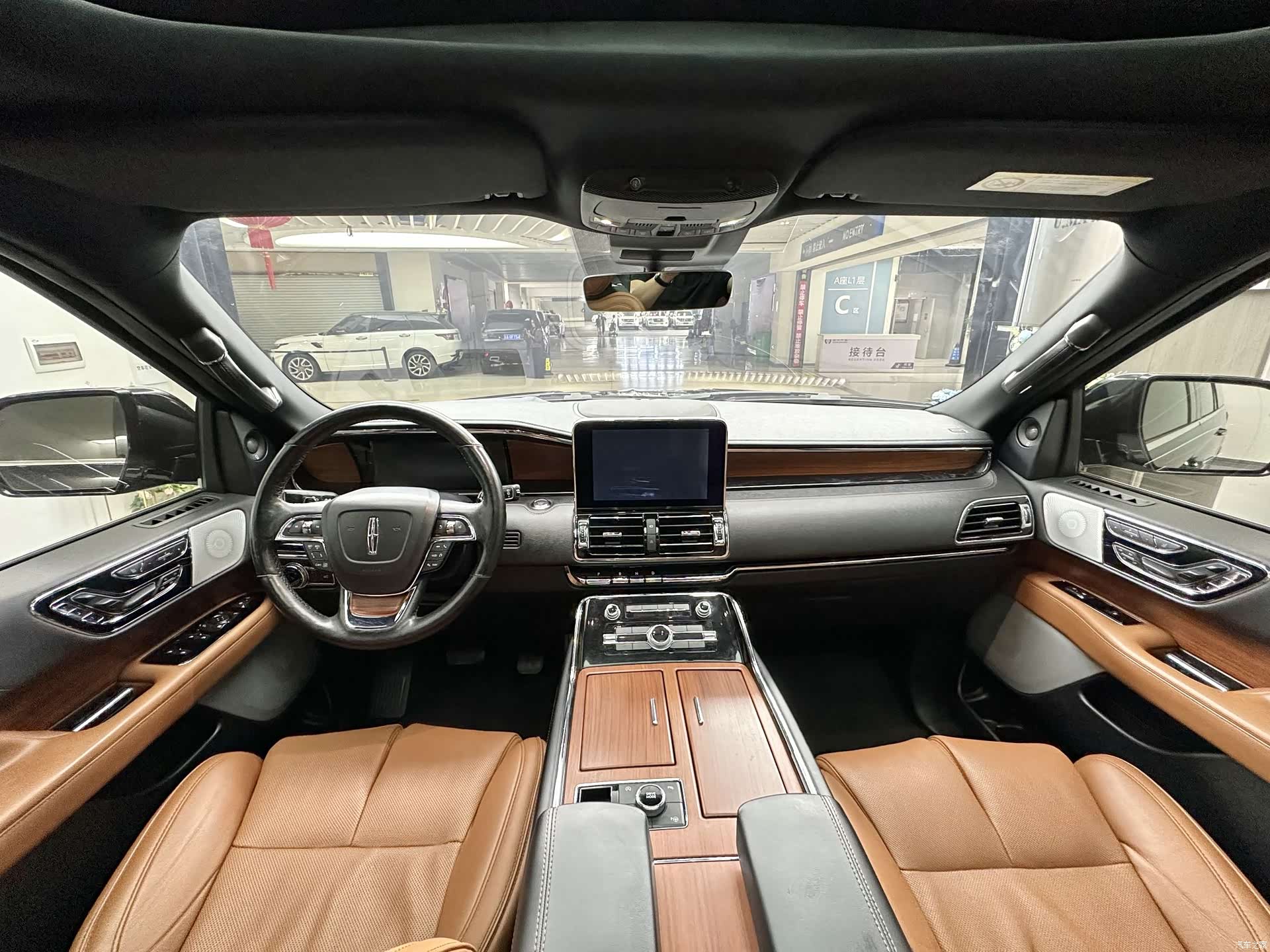 Lincoln Navigator, 2019 9
