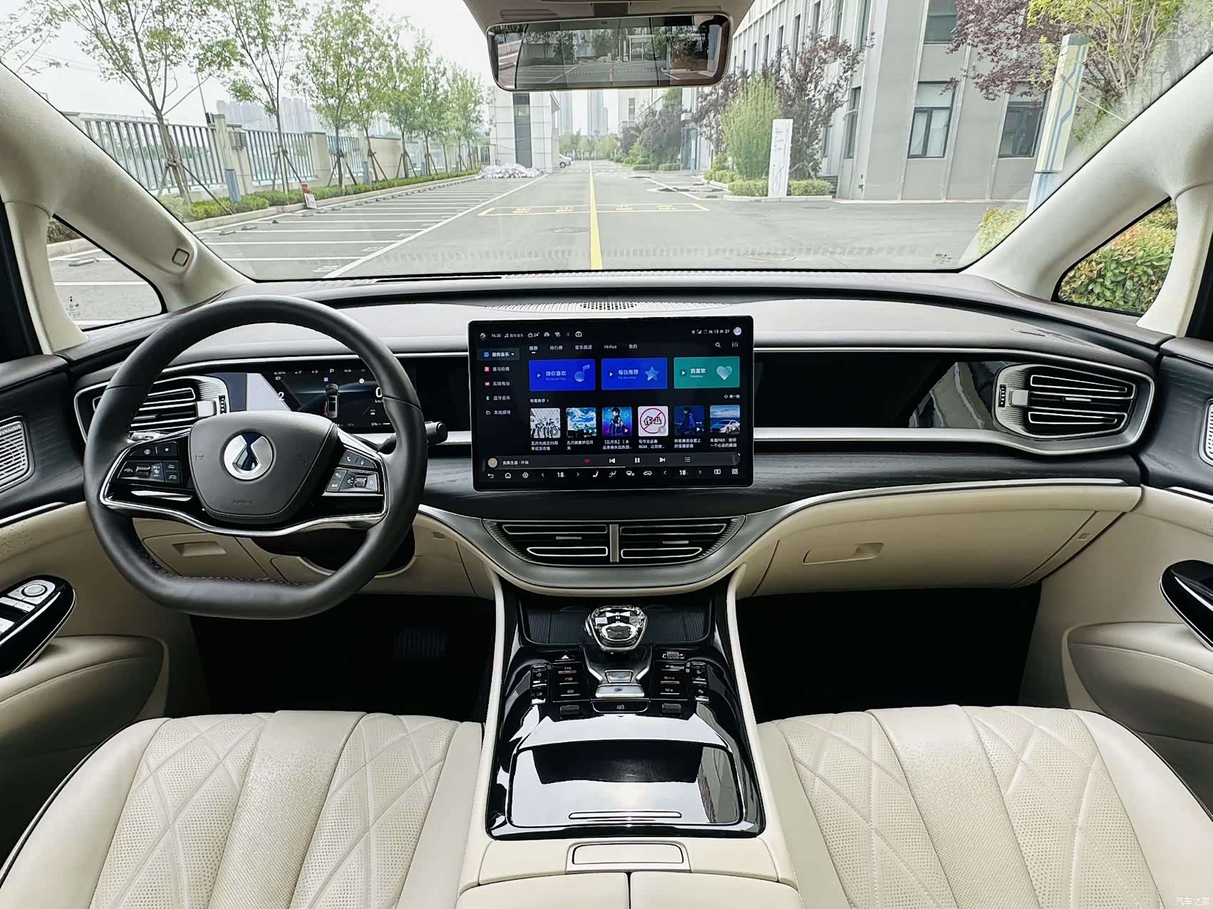 Denza D9, 2024 8