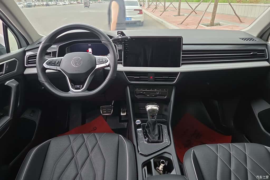Volkswagen Tiguan L, 2024 12