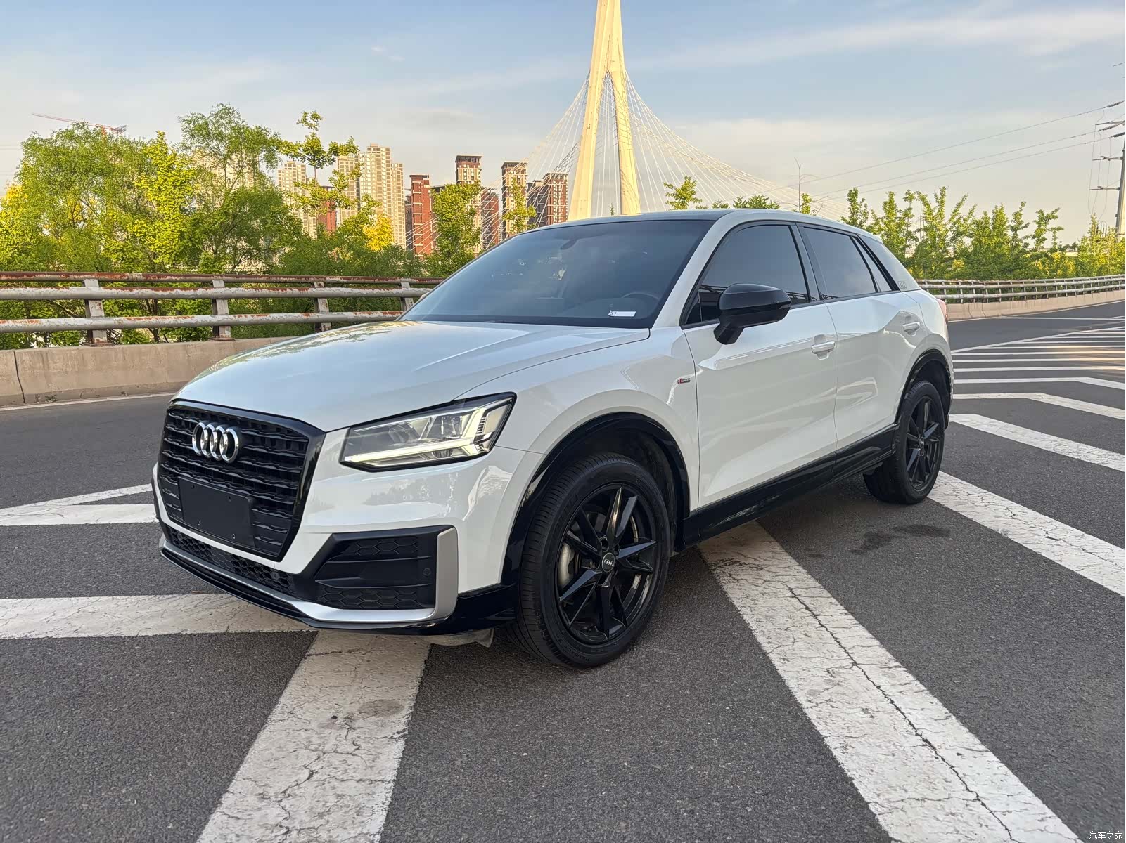 Audi Q2L, 2020 1
