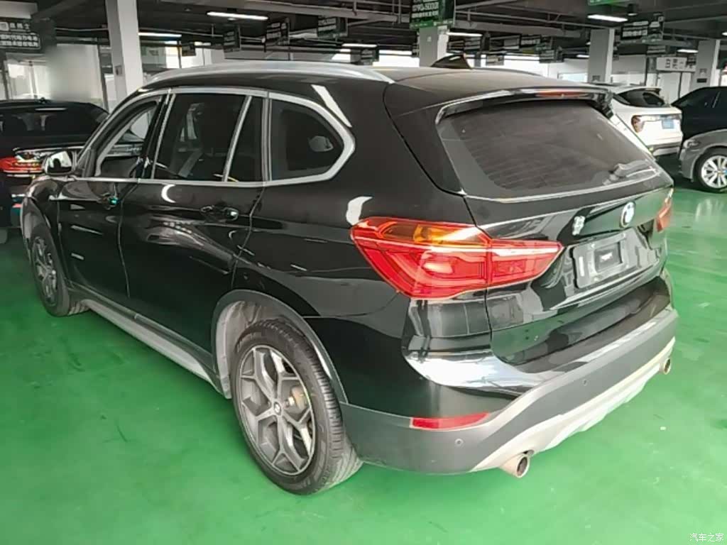 BMW X1, 2018 все фото