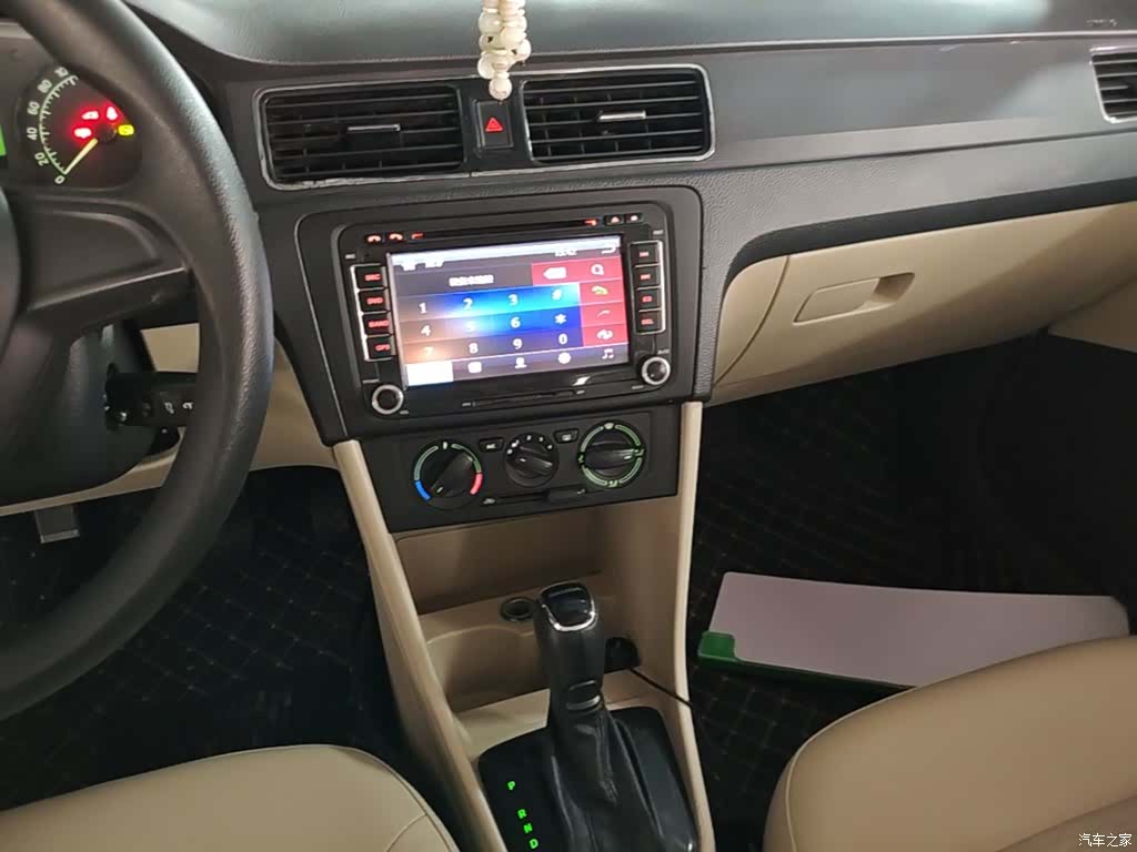 Skoda Rapid, 2015 13