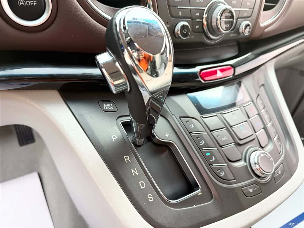 JAC M5, 2018 14