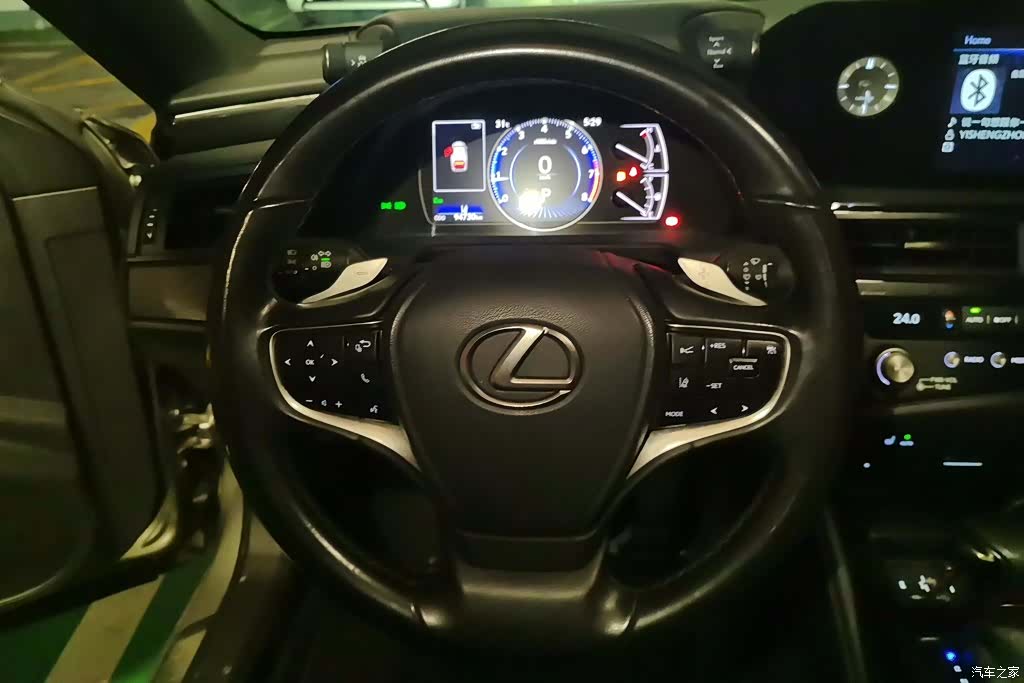 Lexus ES, 2021 15