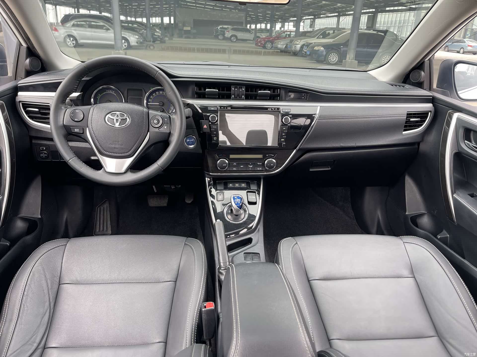Toyota Corolla, 2016 все фото