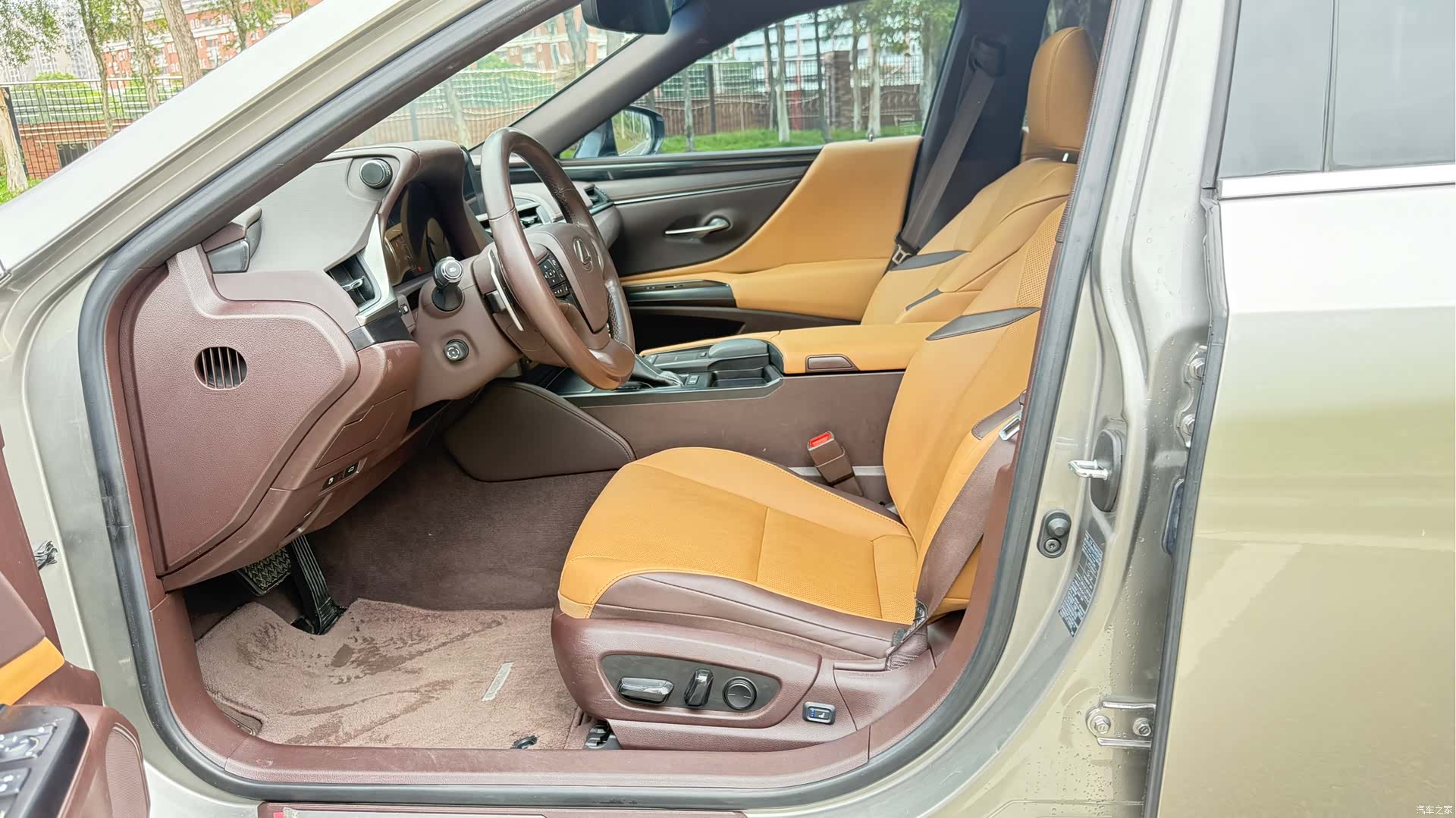 Lexus ES, 2020 9