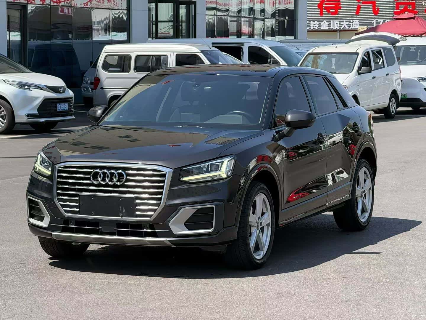 Audi Q2L, 2019 1