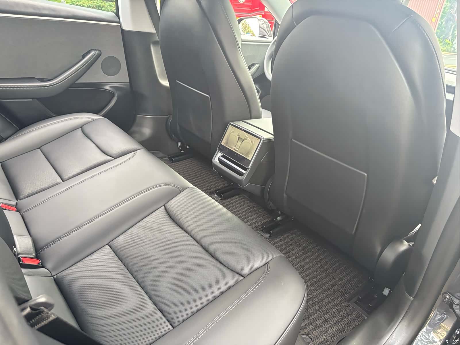 Tesla Model 3, 2024 13