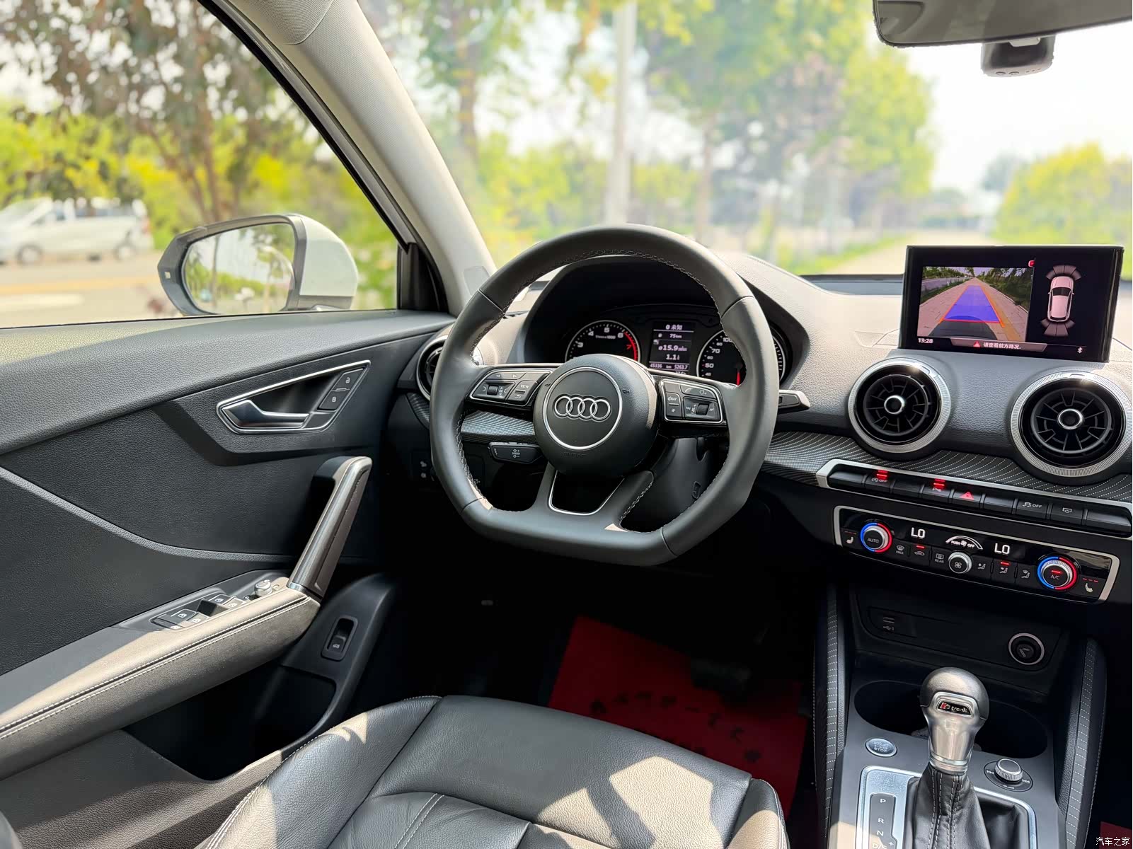 Audi Q2L, 2022 12