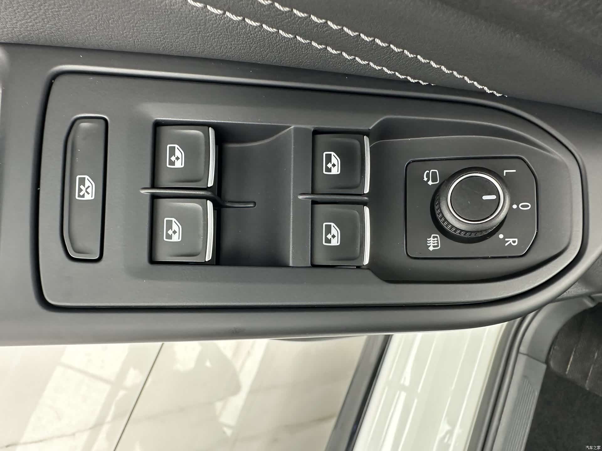 Volkswagen Golf, 2023 12
