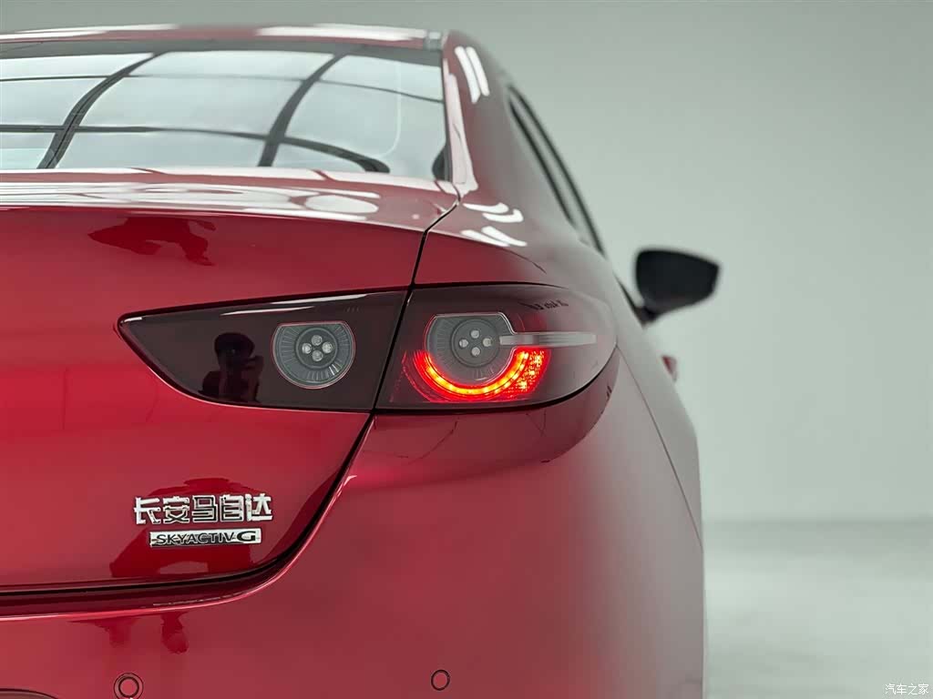 Mazda Mazda3, 2022 13