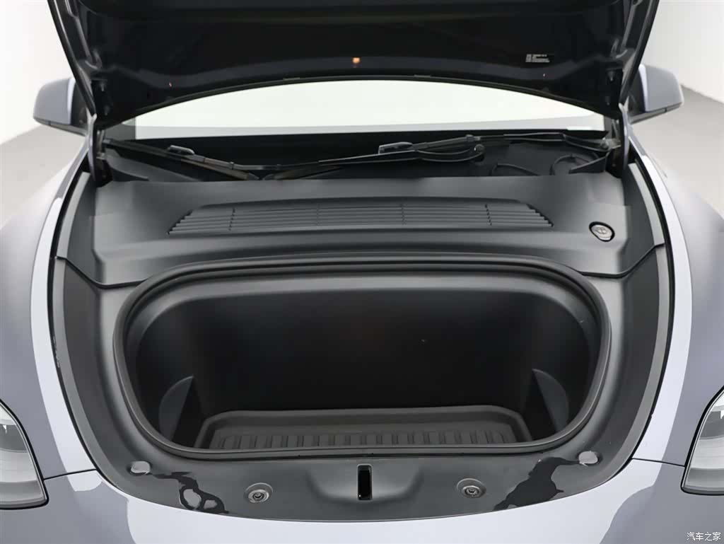 Tesla Model Y, 2021 17