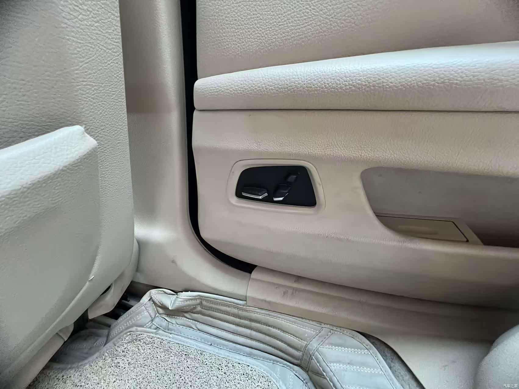 BMW 5 Series, 2011 11