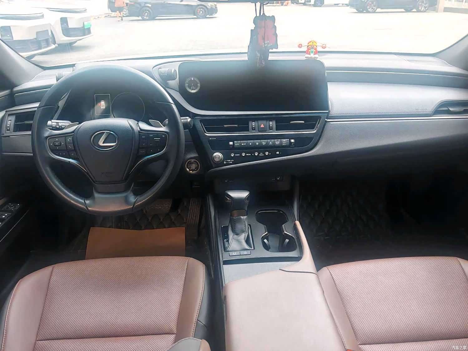 Lexus ES, 2023 9