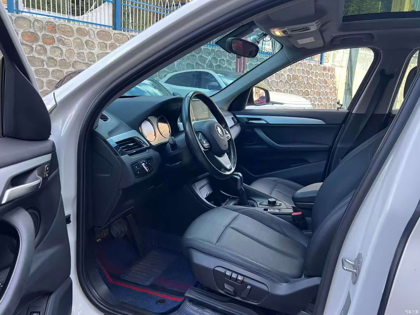 BMW X1, 2019 все фото