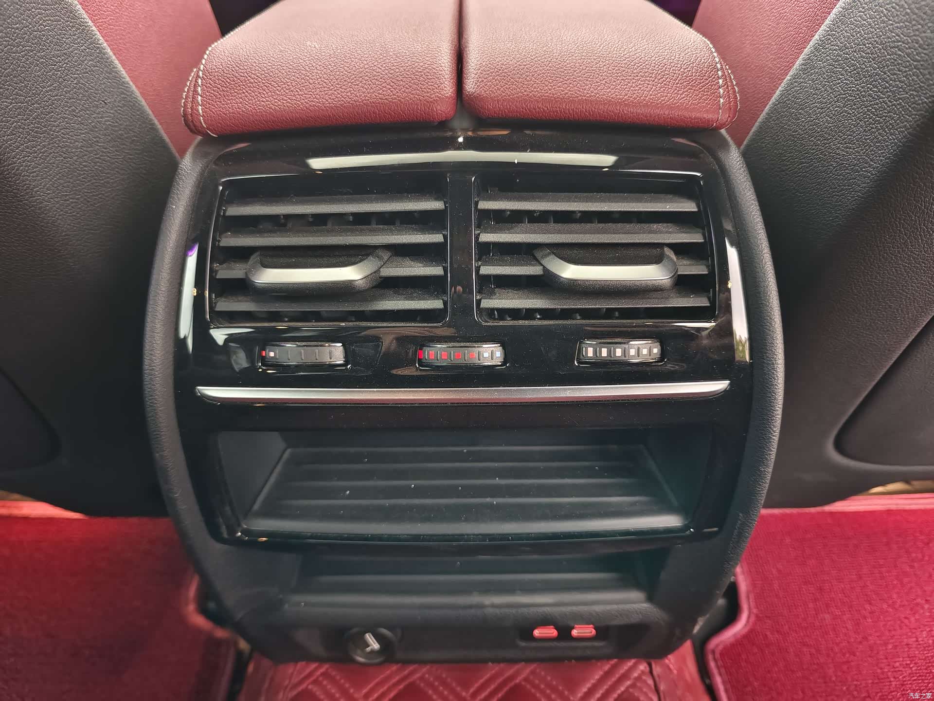 BMW 5 Series, 2024 15