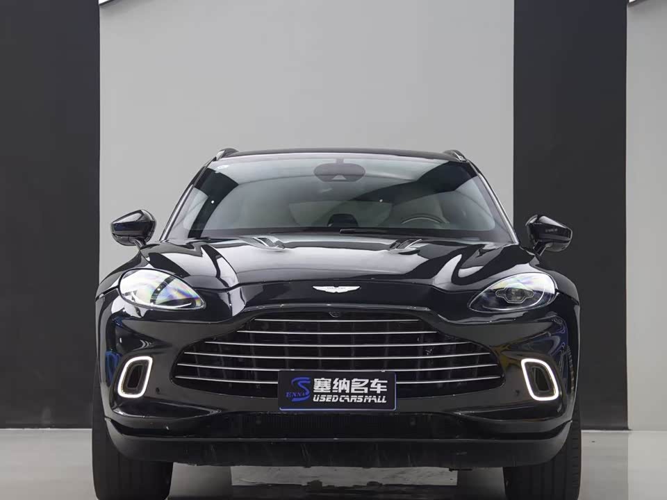 Aston Martin DBX Aston Martin DBX