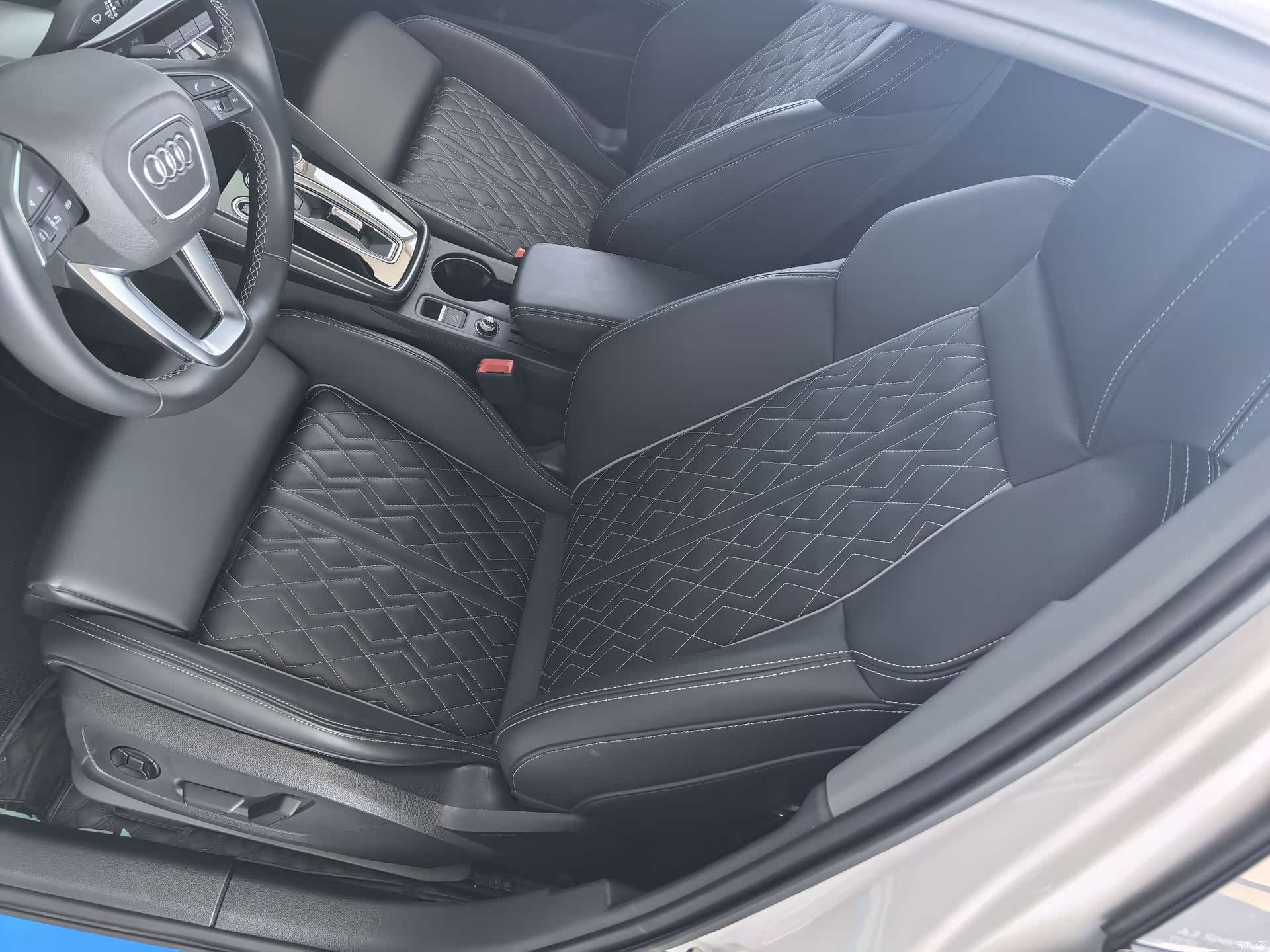 Audi Flying Spur, 2025 10