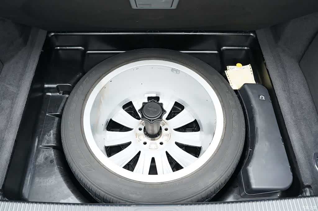 Audi A8L, 2010 26