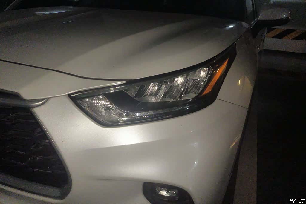 Toyota Highlander, 2022 все фото