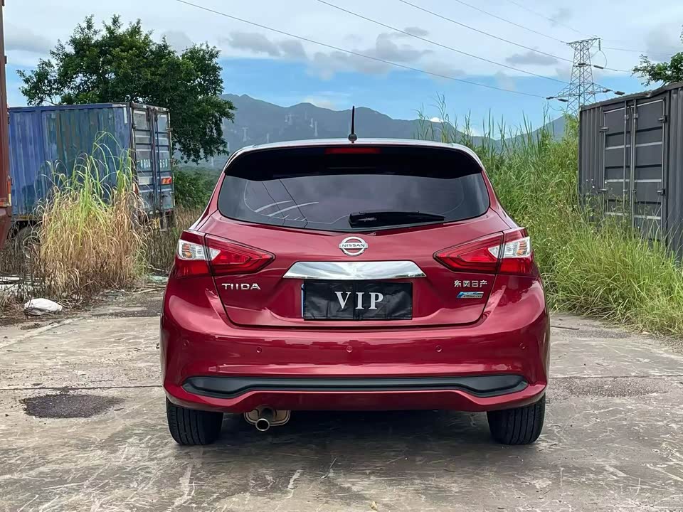Nissan TIIDA