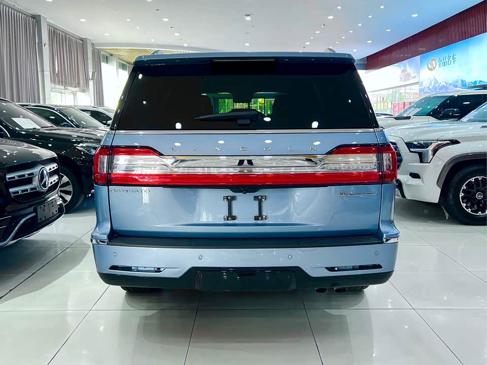 Lincoln Navigator
