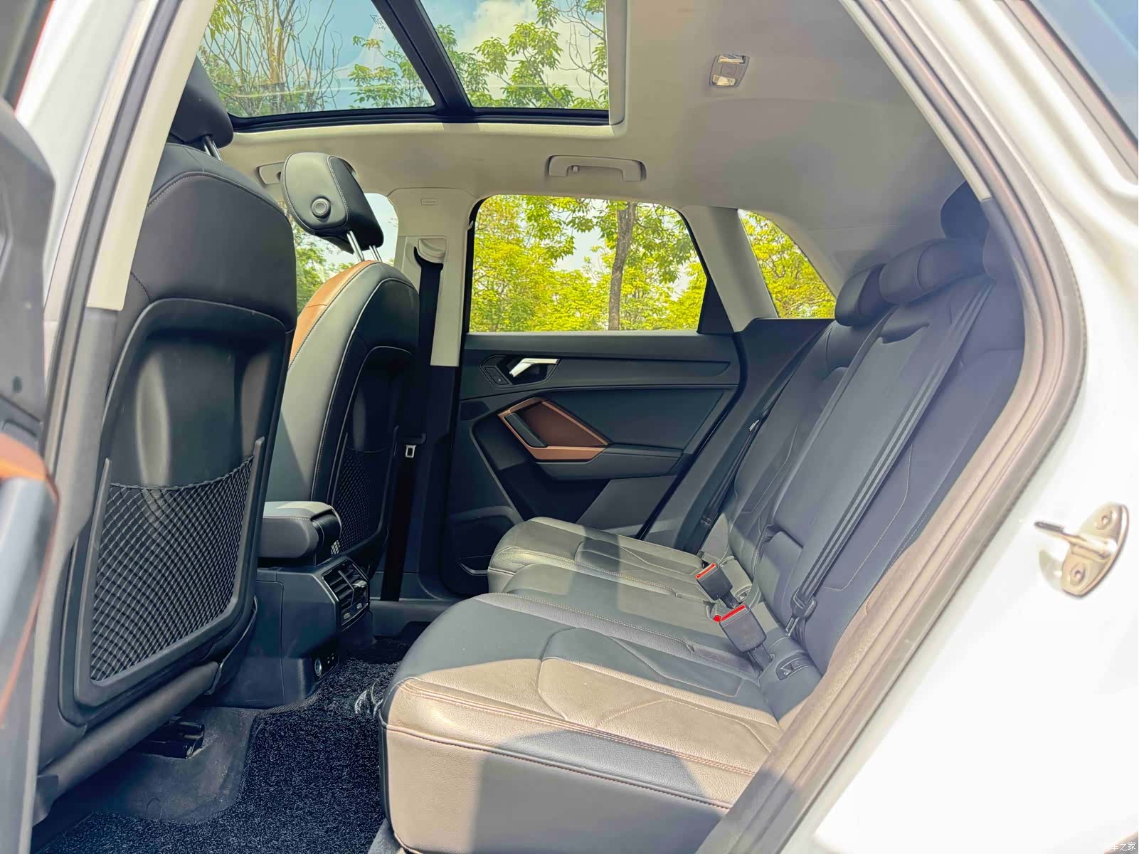 Audi Q3, 2022 10