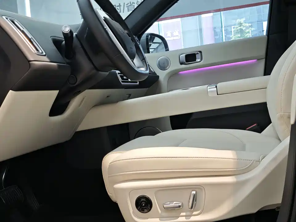 Li Auto Ideal L6
